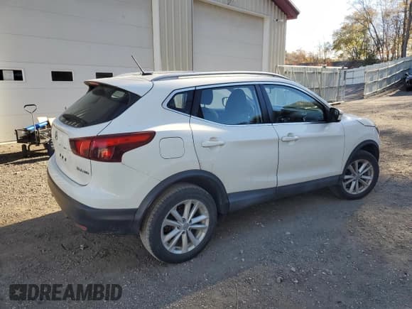 ✅ 2017 Nissan Rogue SV • VIN: JN1BJ1CR0HW103310 • Lot: 87075565. Wystawiony na Copart z przebiegiem 82 677 mil. Bezpłatny archiwum sprzedaży aukcyjnych z USA i szczegółowy raport historii pojazdu na DreamBid. Zdjęcie 3.
