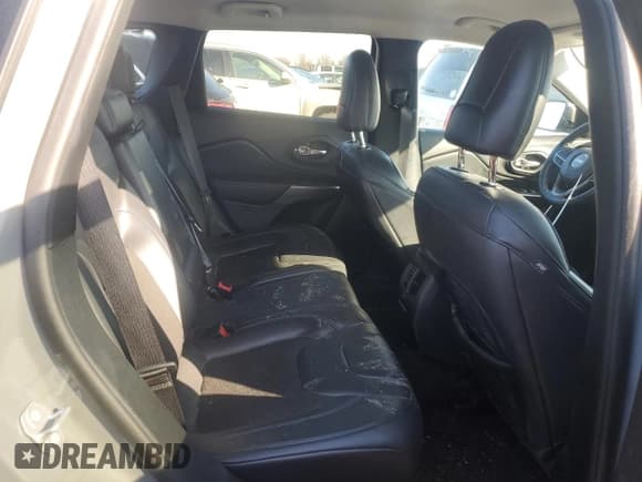 ✅ 2020 Jeep Cherokee Altitude • VIN: 1C4PJMLB5LD579435 • Lot: 82205934. Wystawiony na Copart z przebiegiem 53 648 mil. Bezpłatny archiwum sprzedaży aukcyjnych z USA i szczegółowy raport historii pojazdu na DreamBid. Zdjęcie 11.