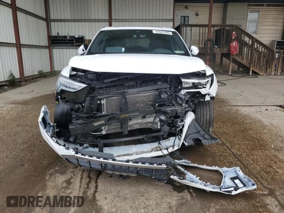 ✅ 2025 Audi Q3 S line Premium • VIN: WA1DECF31S1062696 • Lot: 92625595. Wystawiony na Copart z przebiegiem 11 291 mil. Bezpłatny archiwum sprzedaży aukcyjnych z USA i szczegółowy raport historii pojazdu na DreamBid. Zdjęcie 5.