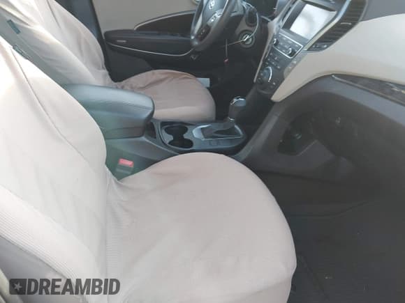 ✅ 2017 Hyundai Santa Fe 2.4L • VIN: 5XYZUDLB3HG452580 • Lot: 43900244. Listed on IAAI with 60,563 mi. Free auction sales archive from the USA and detailed vehicle history report at DreamBid. Image 5.