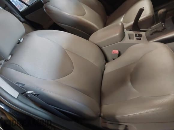 ✅ 2010 Toyota RAV4 Limited • VIN: 2T3DF4DV6AW028590 • Lot: 41424037. Listed on IAAI with 223,975 mi. Free auction sales archive from the USA and detailed vehicle history report at DreamBid. Image 20.