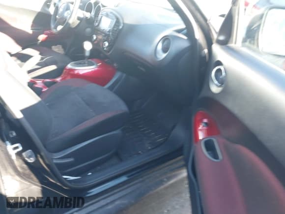 ✅ 2015 Nissan Juke Nismo • VIN: JN8AF5MV3FT551993 • Lot: 43844420. Wystawiony na IAAI z przebiegiem 90 550 mil. Bezpłatny archiwum sprzedaży aukcyjnych z USA i szczegółowy raport historii pojazdu na DreamBid. Zdjęcie 5.