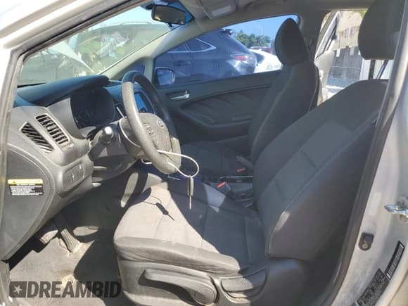 ✅ 2018 Kia Forte LX • VIN: 3KPFL4A74JE256770 • Лот: 90472785. Опубликован ранее на Copart с пробегом 134 078 миль. Бесплатный доступ к архиву аукционных продаж из США и подробный отчёт об истории автомобиля на DreamBid. Изображение 7.