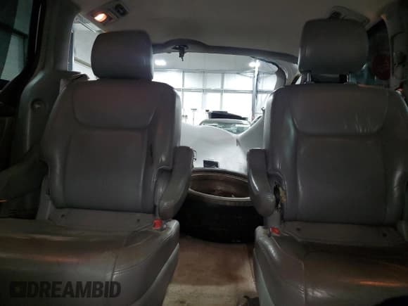 ✅ 2005 Toyota Sienna XLE • VIN: 5TDBA22C25S031229 • Lot: 56173815. Listed on Copart with 251,285 mi. Free auction sales archive from the USA and detailed vehicle history report at DreamBid. Image 10.