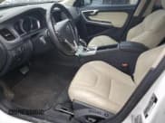 ✅ 2018 Volvo V60 Dynamic • VIN: YV140MEL8J2404871 • Lot: 54626985. Wystawiony na Copart z przebiegiem 160 510 mil. Bezpłatny archiwum sprzedaży aukcyjnych z USA i szczegółowy raport historii pojazdu na DreamBid. Zdjęcie 7.