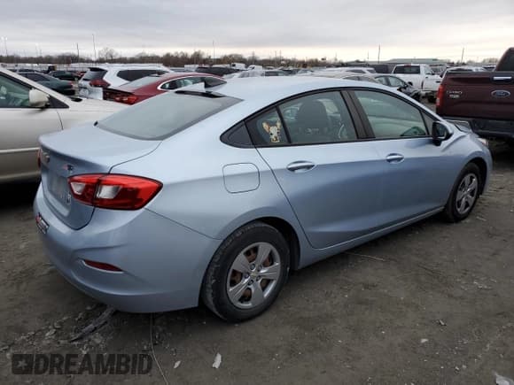 ✅ 2017 Chevrolet Cruze LS • VIN: 1G1BC5SM1H7278284 • Лот: 69682272. Опубликован ранее на Copart с пробегом 95 730 миль. Бесплатный доступ к архиву аукционных продаж из США и подробный отчёт об истории автомобиля на DreamBid. Изображение 3.