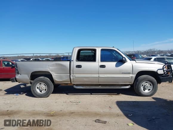 ✅ 2004 Chevrolet Silverado 2500HD LS • VIN: 1GCHC23U14F163344 • Лот: 41687719. Опубликован ранее на IAAI с пробегом Не указан. Бесплатный доступ к архиву аукционных продаж из США и подробный отчёт об истории автомобиля на DreamBid. Изображение 12.
