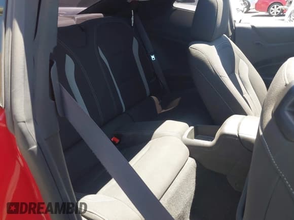 ✅ 2017 Chevrolet Camaro 1SS • VIN: 1G1FF1R72H0202194 • Lot: 42270820. Wystawiony na IAAI z przebiegiem Nie podano. Bezpłatny archiwum sprzedaży aukcyjnych z USA i szczegółowy raport historii pojazdu na DreamBid. Zdjęcie 8.