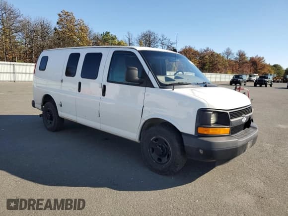 ✅ 2017 Chevrolet Express Cargo • VIN: 1GCWGAFF7H1116664 • Lot: 87458805. Listed on Copart with 232,178 mi. Free auction sales archive from the USA and detailed vehicle history report at DreamBid. Image 4.
