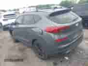 2019 Hyundai Tucson SEL z VIN KM8J33AL3KU965500, wystawiony jako IAAI lot #42611549 z przebiegiem 104 688 mil mil oraz . Historia ofert i sprzedaży dostępna na DreamBid. Obrazek 3.