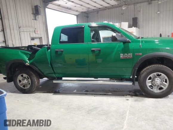 ✅ 2018 Ram 2500 Tradesman • VIN: 3C6UR5CJ5JG387187 • Lot: 42868348. Listed on IAAI with 61,094 mi. Free auction sales archive from the USA and detailed vehicle history report at DreamBid. Image 13.