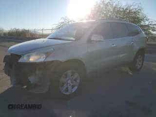 2011 Chevrolet Traverse 1LT z VIN 1GNKRGED4BJ397123, wystawiony jako Copart lot #82572145 z przebiegiem 129 835 mil mil oraz Szkoda całkowita • Salvage title. Historia ofert i sprzedaży dostępna na DreamBid. Obrazek 1.