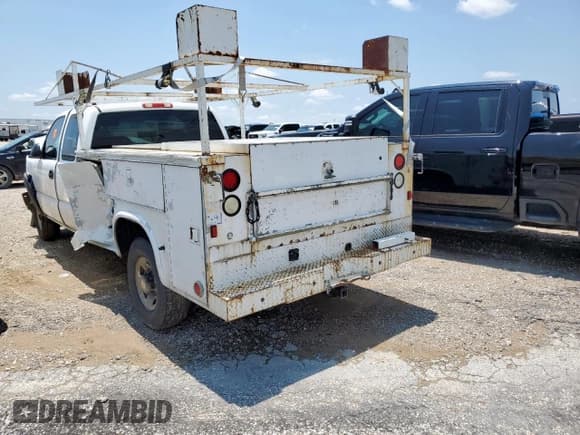 ✅ 2003 Chevrolet Silverado 2500HD LS • VIN: 1GCHC29UX3E196435 • Lot: 60492845. Listed on Copart with Not provided. Free auction sales archive from the USA and detailed vehicle history report at DreamBid. Image 2.