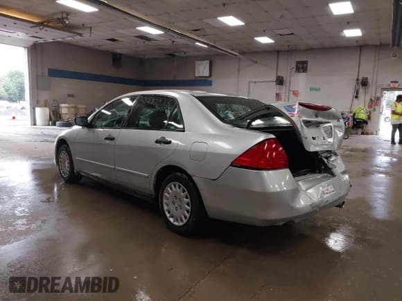 ✅ 2006 Honda Accord VP • VIN: 1HGCM56106A050917 • Lot: 43287915. Listed on IAAI with 124,268 mi. Free auction sales archive from the USA and detailed vehicle history report at DreamBid. Image 3.