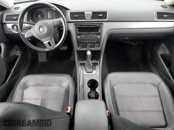 ✅ 2014 Volkswagen Passat S • VIN: 1VWAT7A38EC063718 • Lot: 86161495. Listed on Copart with 136,433 mi. Free auction sales archive from the USA and detailed vehicle history report at DreamBid. Image 8.