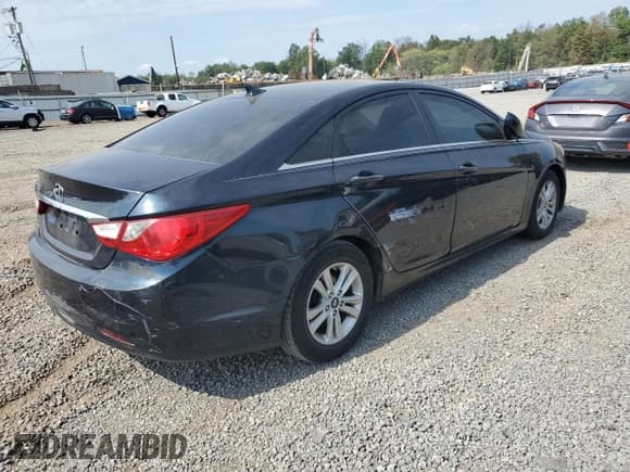 ✅ 2011 Hyundai Sonata GLS • VIN: 5NPEB4AC6BH162060 • Lot: 83858005. Listed on Copart with 207,573 mi. Free auction sales archive from the USA and detailed vehicle history report at DreamBid. Image 3.