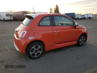 ✅ 2015 FIAT 500e • VIN: 3C3CFFGE5FT585805 • Lot: 81520364. Listed on Copart with 43,946 mi. Free auction sales archive from the USA and detailed vehicle history report at DreamBid. Image 3.