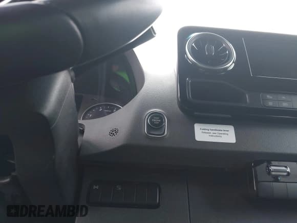 ✅ 2023 Mercedes-Benz Sprinter Cargo • VIN: W1W4EBVY6NP465821 • Lot: 41483937. Listed on IAAI with Not provided. Free auction sales archive from the USA and detailed vehicle history report at DreamBid. Image 6.