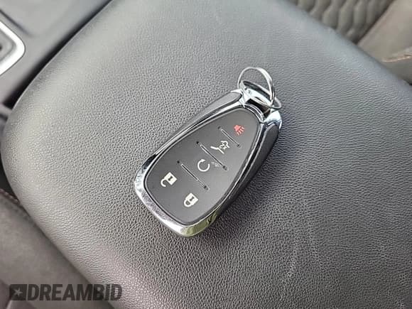 ✅ 2021 Chevrolet Equinox LT • VIN: 2GNAXJEV6M6105480 • Лот: 42294667. Опубликован ранее на IAAI с пробегом 83 856 миль. Бесплатный доступ к архиву аукционных продаж из США и подробный отчёт об истории автомобиля на DreamBid. Изображение 1.