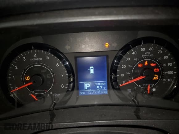 ✅ 2017 Toyota Sienna LE • VIN: 5TDKZ3DC6HS828759 • Lot: 90684805. Listed on Copart with 129,618 mi. Free auction sales archive from the USA and detailed vehicle history report at DreamBid. Image 9.