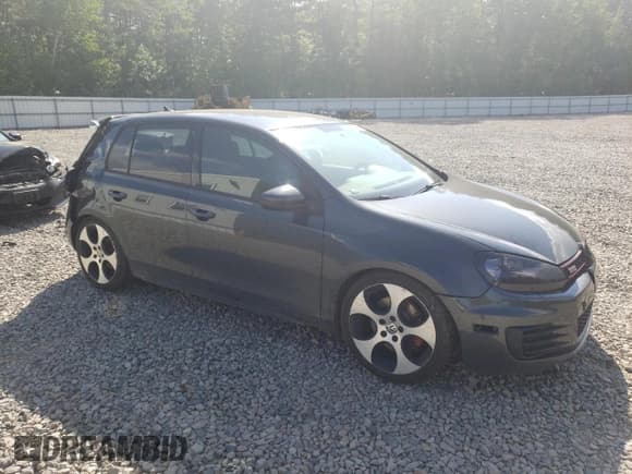 ✅ 2013 Volkswagen Golf GTI Driver's Edition • VIN: WVWHD7AJ4DW141647 • Lot: 59125085. Wystawiony na Copart z przebiegiem 135 647 mil. Bezpłatny archiwum sprzedaży aukcyjnych z USA i szczegółowy raport historii pojazdu na DreamBid. Zdjęcie 4.