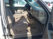 ✅ 2003 Chevrolet Suburban LT • VIN: 3GNEC16ZX3G322144 • Lot: 41439053. Wystawiony na IAAI z przebiegiem 239 789 mil. Bezpłatny archiwum sprzedaży aukcyjnych z USA i szczegółowy raport historii pojazdu na DreamBid. Zdjęcie 5.