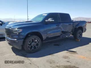 2022 Ram 1500 Limited с VIN 1C6SRFHM2NN451036, выставлен на аукционе Copart как лот 80840895 с пробегом 88 880 миль миль и Списание • Salvage title. История ставок и продаж доступна на DreamBid. Изображение 1.