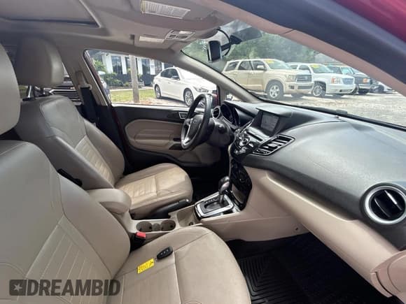 ✅ 2016 Ford Fiesta Titanium • VIN: 3FADP4FJ4GM190449 • Lot: 72101435. Wystawiony na Copart z przebiegiem 59 143 mil. Bezpłatny archiwum sprzedaży aukcyjnych z USA i szczegółowy raport historii pojazdu na DreamBid. Zdjęcie 5.