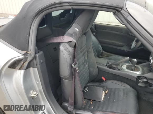 ✅ 2017 FIAT 124 Spider Classica • VIN: JC1NFAEKXH0118103 • Lot: 68208665. Listed on Copart with Not provided. Free auction sales archive from the USA and detailed vehicle history report at DreamBid. Image 10.