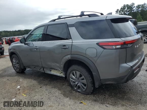 ✅ 2025 Nissan Pathfinder SV • VIN: 5N1DR3BA2SC264302 • Lot: 85680305. Wystawiony na Copart z przebiegiem 4 617 mil. Bezpłatny archiwum sprzedaży aukcyjnych z USA i szczegółowy raport historii pojazdu na DreamBid. Zdjęcie 2.