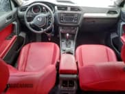 ✅ 2018 Volkswagen Tiguan S • VIN: 3VV0B7AX5JM084184 • Lot: 95682865. Wystawiony na Copart z przebiegiem 196 605 mil. Bezpłatny archiwum sprzedaży aukcyjnych z USA i szczegółowy raport historii pojazdu na DreamBid. Zdjęcie 8.