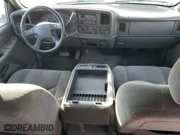 ✅ 2004 Chevrolet Silverado 1500 LS • VIN: 2GCEC19V541164808 • Лот: 77208314. Опубликован ранее на Copart с пробегом 226 553 миль. Бесплатный доступ к архиву аукционных продаж из США и подробный отчёт об истории автомобиля на DreamBid. Изображение 8.