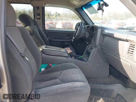 ✅ 2004 Chevrolet Silverado 2500HD LS • VIN: 1GCHK29U64E224509 • Лот: 41899554. Опубликован ранее на IAAI с пробегом 272 568 миль. Бесплатный доступ к архиву аукционных продаж из США и подробный отчёт об истории автомобиля на DreamBid. Изображение 5.