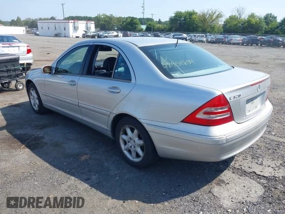 ✅ 2002 Mercedes-Benz C 230/260/280/320 • VIN: WDBRF64J42E008165 • Lot: 42901804. Wystawiony na IAAI z przebiegiem 229 485 mil. Bezpłatny archiwum sprzedaży aukcyjnych z USA i szczegółowy raport historii pojazdu na DreamBid. Zdjęcie 3.