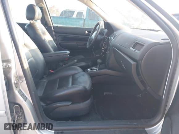 ✅ 2000 Volkswagen Jetta GLS • VIN: 3VWSC29M0YM122784 • Lot: 43895234. Listed on IAAI with 158,081 mi. Free auction sales archive from the USA and detailed vehicle history report at DreamBid. Image 5.