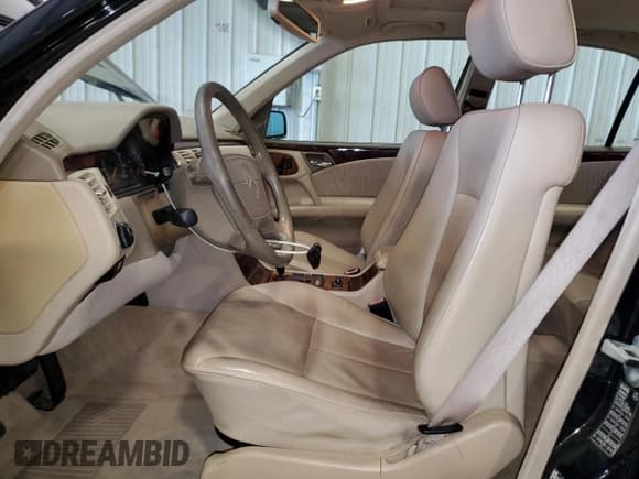 ✅ 1999 Mercedes-Benz E 320 • VIN: WDBJF65H5XA925347 • Lot: 82103995. Listed on Copart with 85,297 mi. Free auction sales archive from the USA and detailed vehicle history report at DreamBid. Image 7.