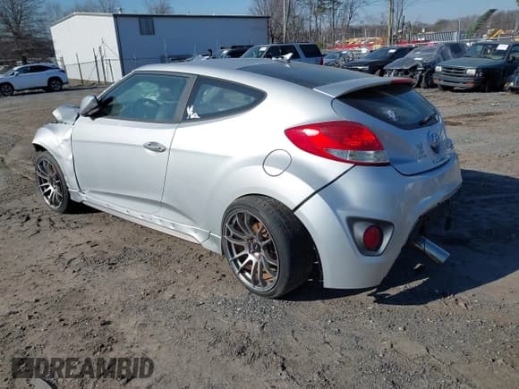 ✅ 2013 Hyundai Veloster Turbo • VIN: KMHTC6AE5DU112790 • Lot: 39890309. Wystawiony na IAAI z przebiegiem 138 626 mil. Bezpłatny archiwum sprzedaży aukcyjnych z USA i szczegółowy raport historii pojazdu na DreamBid. Zdjęcie 3.