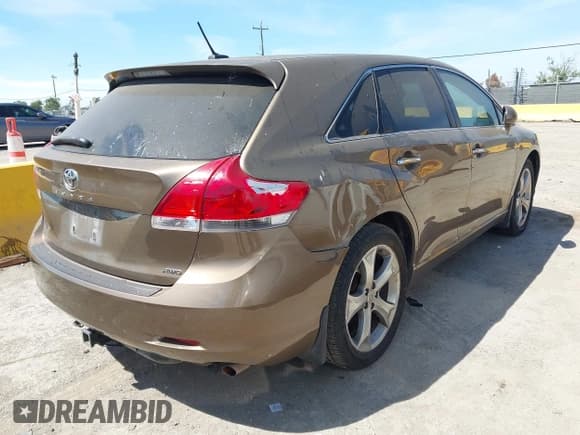 ✅ 2011 Toyota Venza • VIN: 4T3BK3BB3BU059979 • Lot: 43124364. Wystawiony na IAAI z przebiegiem 199 808 mil. Bezpłatny archiwum sprzedaży aukcyjnych z USA i szczegółowy raport historii pojazdu na DreamBid. Zdjęcie 4.