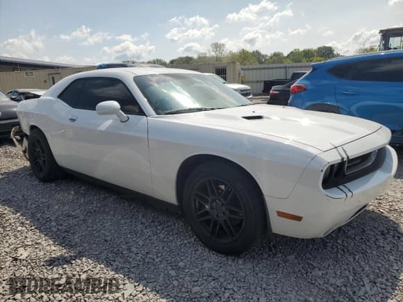 ✅ 2013 Dodge Challenger SXT • VIN: 2C3CDYAG7DH517779 • Lot: 70647364. Wystawiony na Copart z przebiegiem 208 186 mil. Bezpłatny archiwum sprzedaży aukcyjnych z USA i szczegółowy raport historii pojazdu na DreamBid. Zdjęcie 4.
