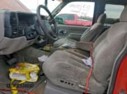 ✅ 1995 GMC Sierra 1500 • VIN: 2GTEC19K0S1563340 • Lot: 93938355. Wystawiony na Copart z przebiegiem 130 506 mil. Bezpłatny archiwum sprzedaży aukcyjnych z USA i szczegółowy raport historii pojazdu na DreamBid. Zdjęcie 7.