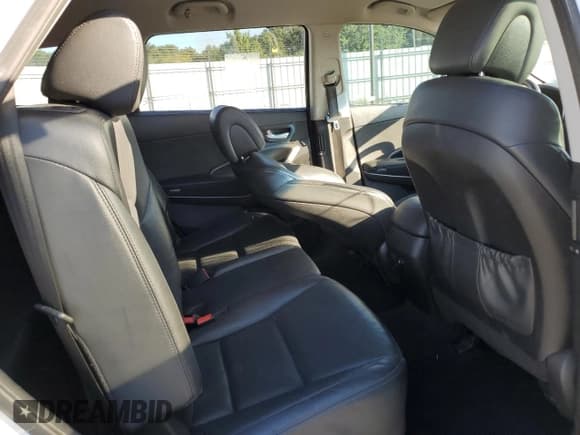 ✅ 2017 Hyundai Santa Fe SE • VIN: KM8SN4HF9HU229948 • Лот: 89809455. Опубликован ранее на Copart с пробегом 135 013 миль. Бесплатный доступ к архиву аукционных продаж из США и подробный отчёт об истории автомобиля на DreamBid. Изображение 11.