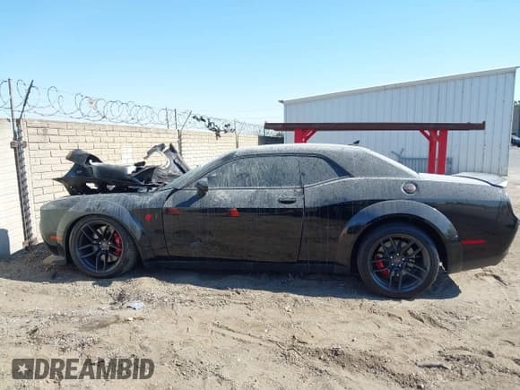 ✅ 2018 Dodge Challenger SRT Hellcat • VIN: 2C3CDZC98JH177803 • Lot: 42990369. Wystawiony na IAAI z przebiegiem Nie podano. Bezpłatny archiwum sprzedaży aukcyjnych z USA i szczegółowy raport historii pojazdu na DreamBid. Zdjęcie 13.