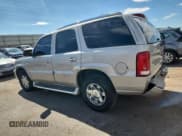 ✅ 2005 Cadillac Escalade • VIN: 1GYEK63N85R256815 • Lot: 72035565. Wystawiony na Copart z przebiegiem 169 432 mil. Bezpłatny archiwum sprzedaży aukcyjnych z USA i szczegółowy raport historii pojazdu na DreamBid. Zdjęcie 2.