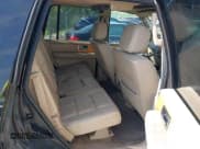 ✅ 2007 Lincoln Navigator • VIN: 5LMFU28527LJ11046 • Lot: 42651633. Wystawiony na IAAI z przebiegiem 176 923 mil. Bezpłatny archiwum sprzedaży aukcyjnych z USA i szczegółowy raport historii pojazdu na DreamBid. Zdjęcie 8.