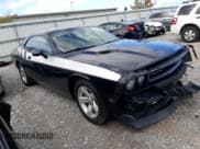 ✅ 2010 Dodge Challenger SE • VIN: 2B3CJ4DV4AH283198 • Lot: 71516814. Wystawiony na Copart z przebiegiem Nie podano. Bezpłatny archiwum sprzedaży aukcyjnych z USA i szczegółowy raport historii pojazdu na DreamBid. Zdjęcie 4.