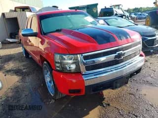 2008 Chevrolet Silverado 1500 1LT z VIN 1GCEC19J38Z227527, wystawiony jako IAAI lot #42329166 z przebiegiem 196 717 mil mil oraz . Historia ofert i sprzedaży dostępna na DreamBid. Obrazek 1.
