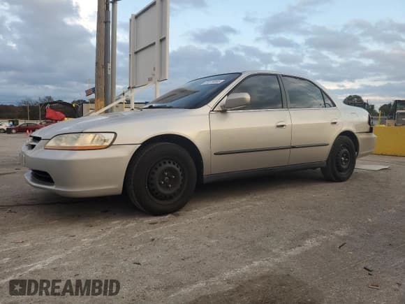 ✅ 1999 Honda Accord LX • VIN: 1HGCG5640XA099862 • Lot: 91819085. Wystawiony na Copart z przebiegiem 251 640 mil. Bezpłatny archiwum sprzedaży aukcyjnych z USA i szczegółowy raport historii pojazdu na DreamBid. Zdjęcie 1.