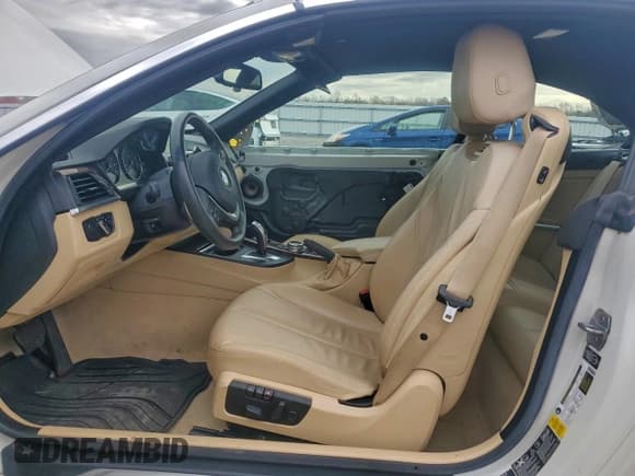 ✅ 2015 BMW 4 Series 428i xDrive • VIN: WBA3T1C57FP819960 • Лот: 93626715. Опубликован ранее на Copart с пробегом 72 826 миль. Бесплатный доступ к архиву аукционных продаж из США и подробный отчёт об истории автомобиля на DreamBid. Изображение 7.