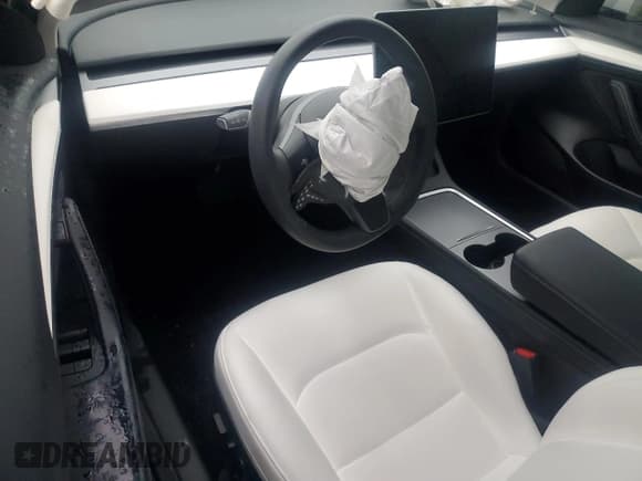 ✅ 2023 Tesla Model 3 • VIN: 5YJ3E1EA7PF611967 • Lot: 93598625. Wystawiony na Copart z przebiegiem Nie podano. Bezpłatny archiwum sprzedaży aukcyjnych z USA i szczegółowy raport historii pojazdu na DreamBid. Zdjęcie 8.