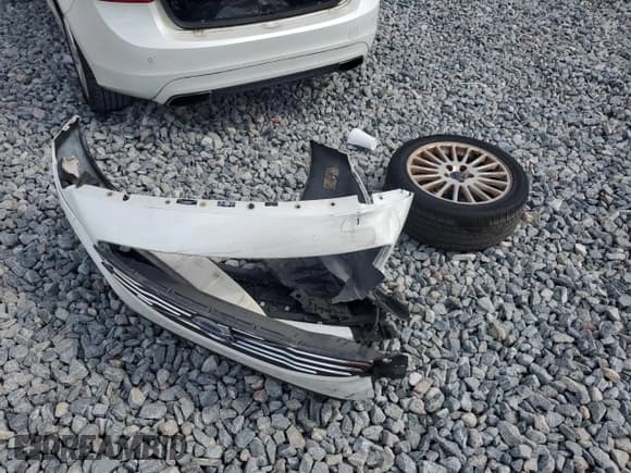 ✅ 2015 Volvo S60 T5 Drive-E Premier Plus • VIN: YV140MFC5F1317196 • Lot: 82200915. Listed on Copart with 89,989 mi. Free auction sales archive from the USA and detailed vehicle history report at DreamBid. Image 12.